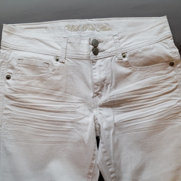 Capris - Picture 3 of 4